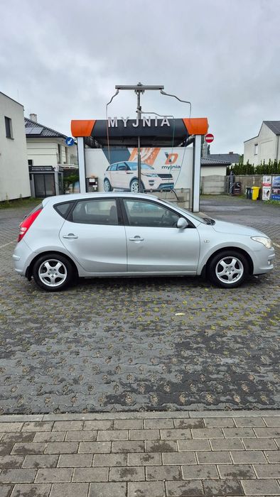 Hyundai I30 Sprzedam Hyundai i30, rok 2007, silnik 1.4 benzyna, skrzynia biegów ma