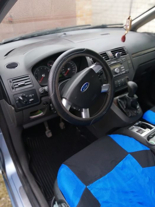 Хороший сімейний автомобіль 1 8 в доброму стані другий власник