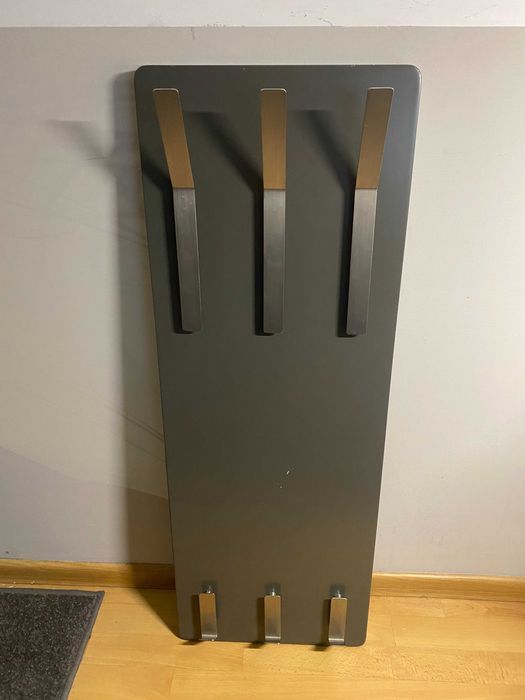 Wieszak ścienny na ubrania nowoczesny szary, metalowe haki