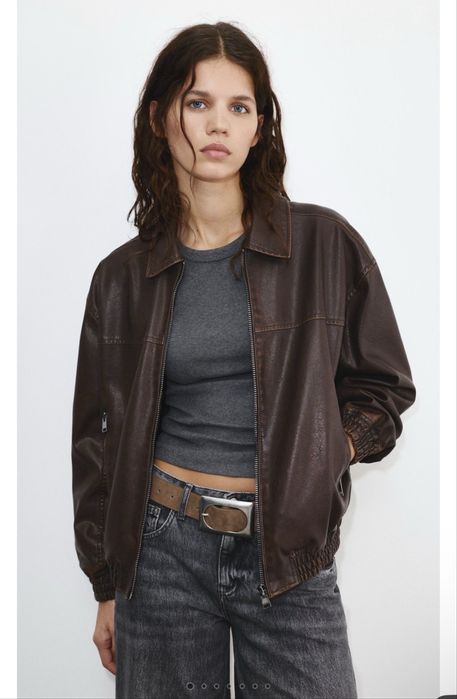 Шкіряна куртка бомбер  Pull&bear