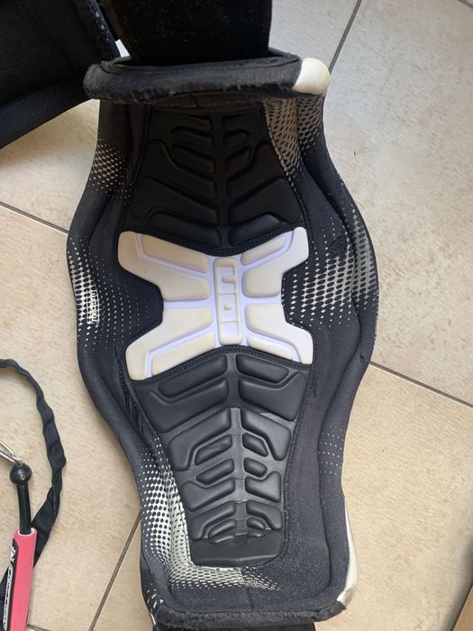 Trapez ION apex x-spine wysoki M 82-92 cm ładny stan z hakiem