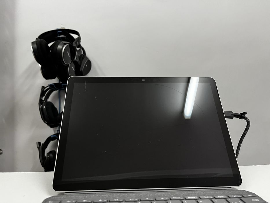Планшет Microsoft Surface Go 2 1926 64gb