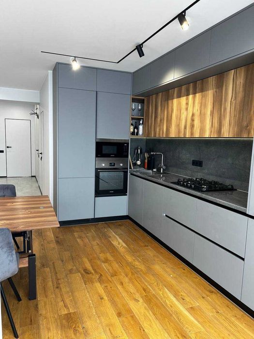 Продаж 2к квартири 86м2 з дизайнерським ремонтом у центрі Франківська