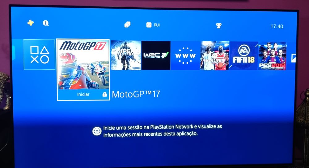 PS4 500gb com 5 jogos