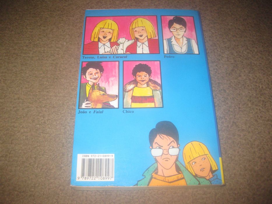 Livro "Uma Aventura na Praia"