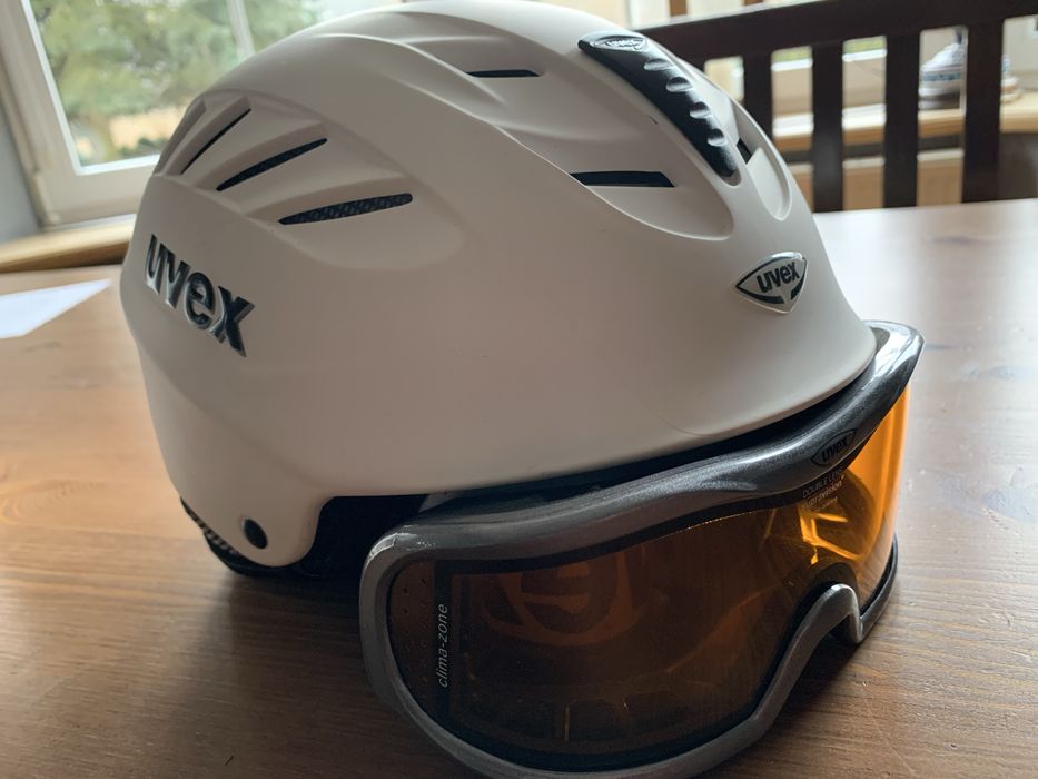 Kask narciarski UVEX