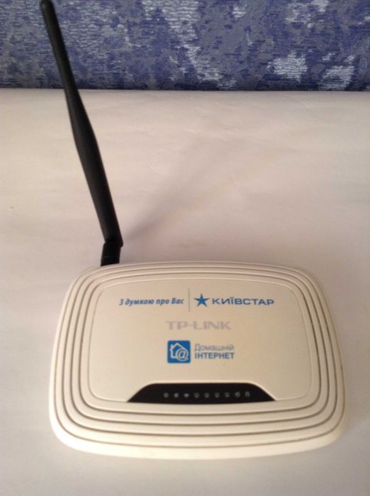 Антенна WiFi всенаправленная 2,4 ГГц и плюс WiFi роутер (под ремонт)