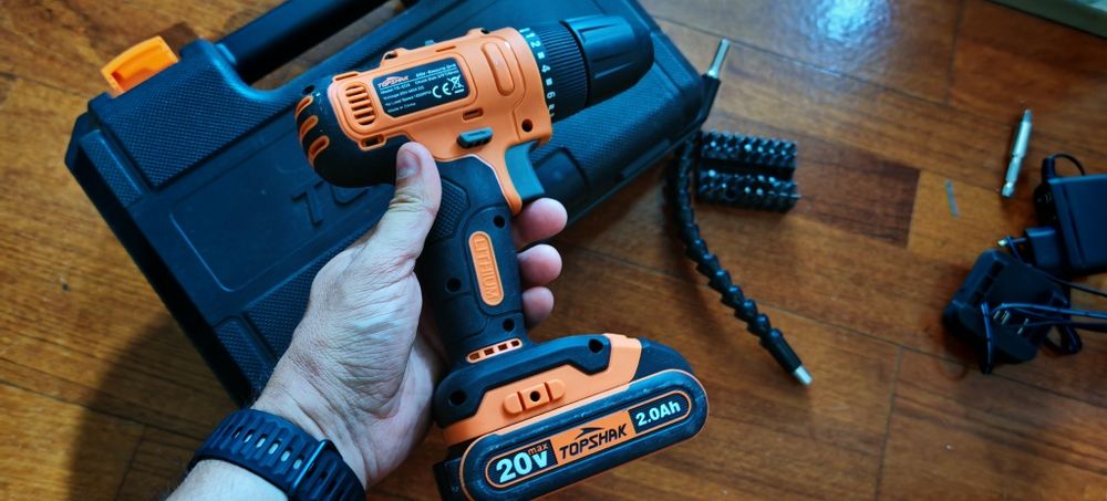 Aparafusadora TopShak 20v com mala