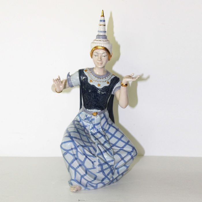 Porcelana - Bailarina Tailandesa