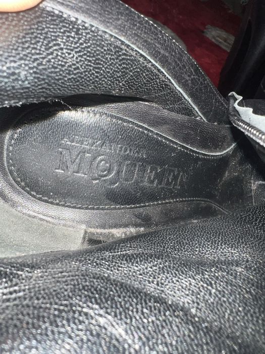 Продам новые фирменные ботинки