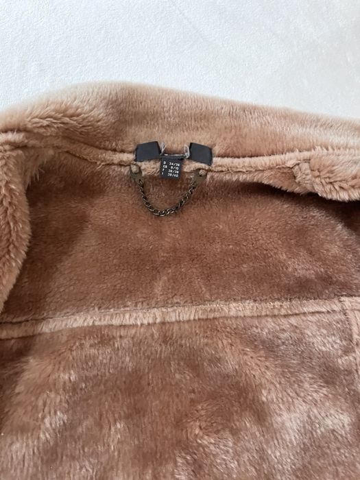 Жіноча  куртка з хутряним коміром