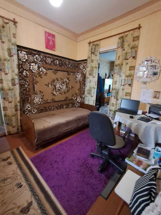 Продам 4-х комнатный дом, Земли 6  соток,  гараж. Победа-6