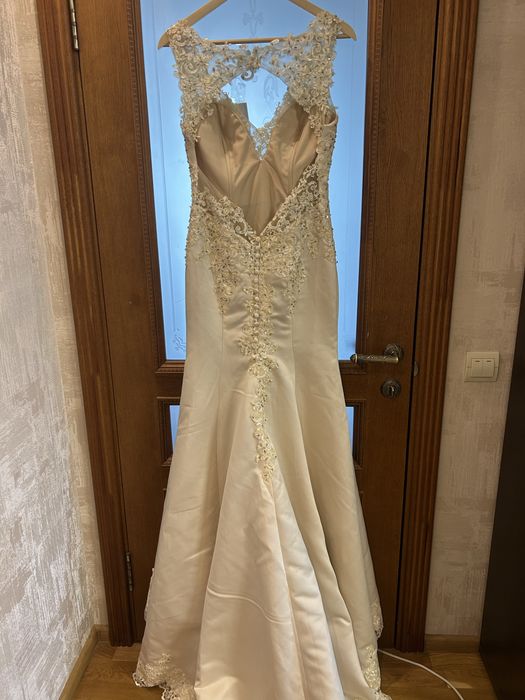 Весільна сукня бренду SOPHIA TOLLI
