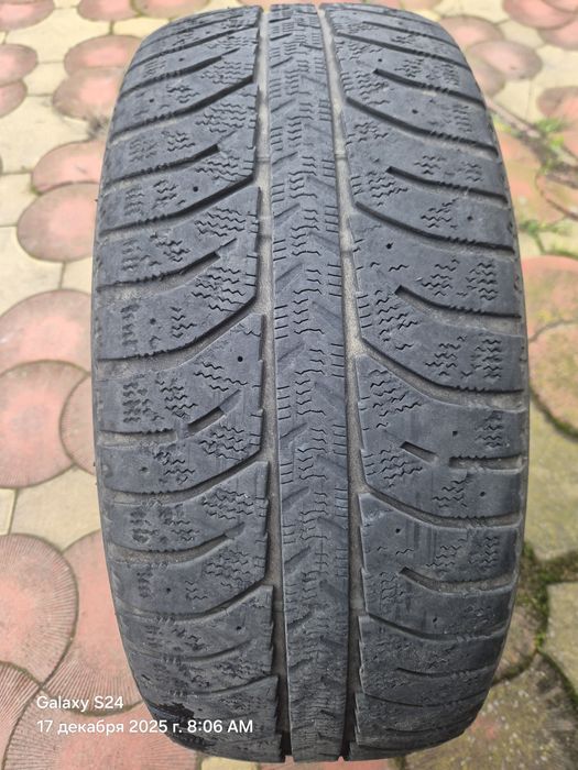 Продам два колеса зимних под шипы.