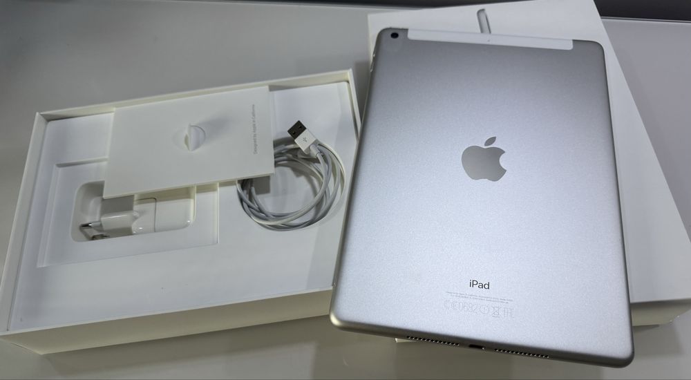 IPad 128 GB silver