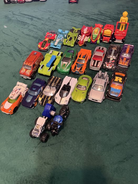 Mattel Hot Wheels zestaw 23 pojazdów aut motor