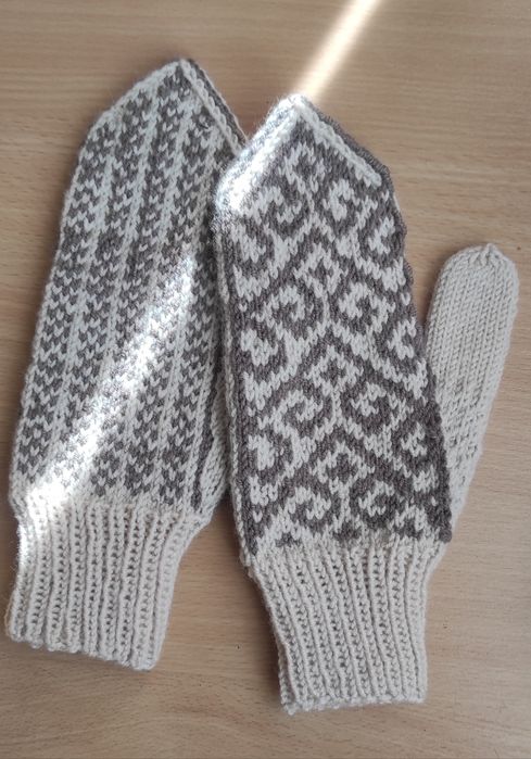 Рукавички вязаные