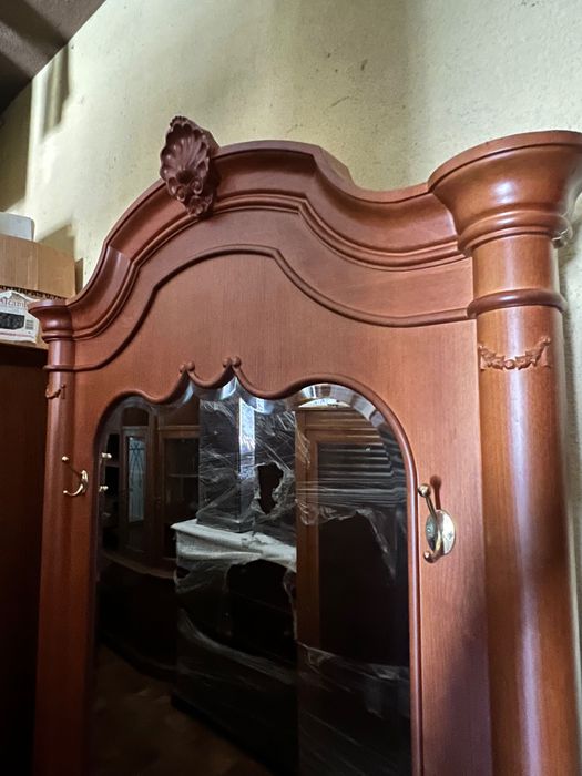 Vendo móvel de entrada em madeira com espelho e bengaleiro