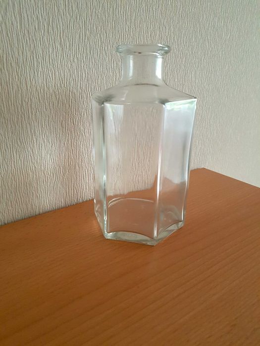 Butelka sześciokątna na lampki LED