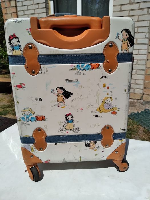 Продам валізу Disney Animators Collection