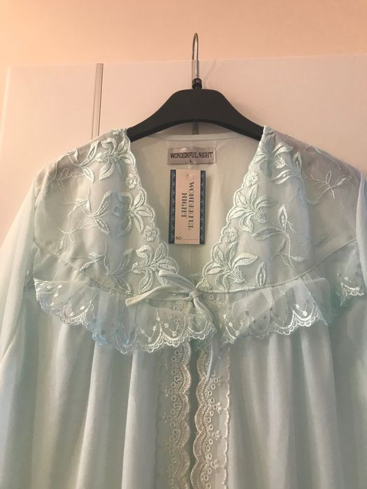 Жіночий пенюар комплект