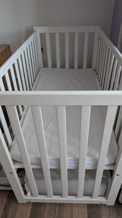 Детская кроватка с маятником + матрас, отличное состояние