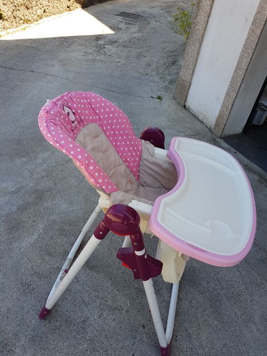 Cadeira para dar de comer a crianças
