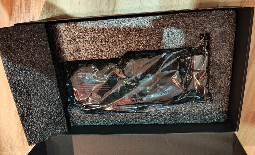 ASUS Radeon HD 6870 DirectCU 1GB GDDR5 – sprawna, BOX