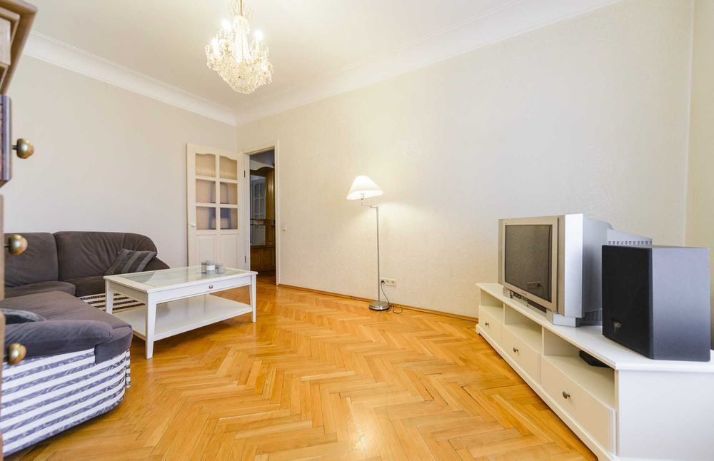 2к Центр Метро Олімпійська Ділова Димитрова простора квартира подобово