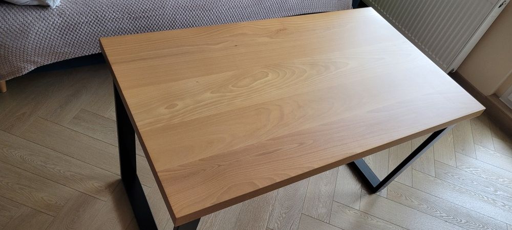 Stół drewniany do salonu lub jadalni loft