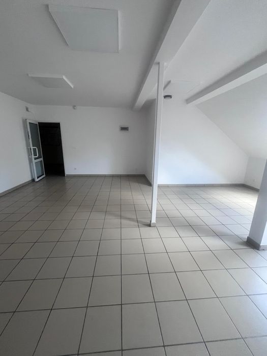 Wynajmę Lokal I p 43 m2 , klimatyzacja . Mickiewicza 65.