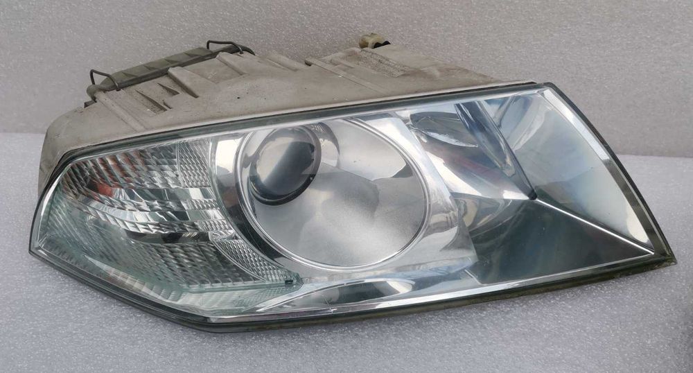 Фара фары левая правая Skoda Octavia A5 2005-2009г.в. оригинал ксенон