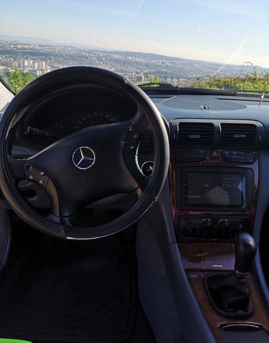 Mercedes-Benz C200