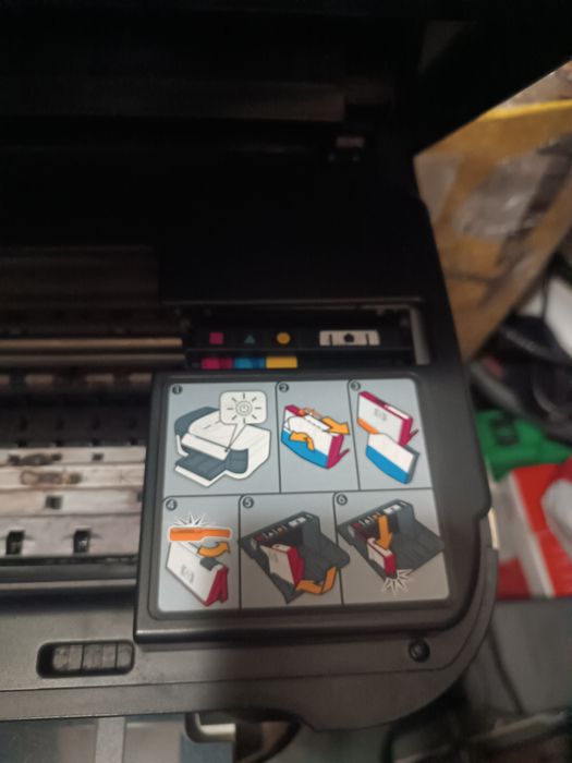 Принтер HP model E709n