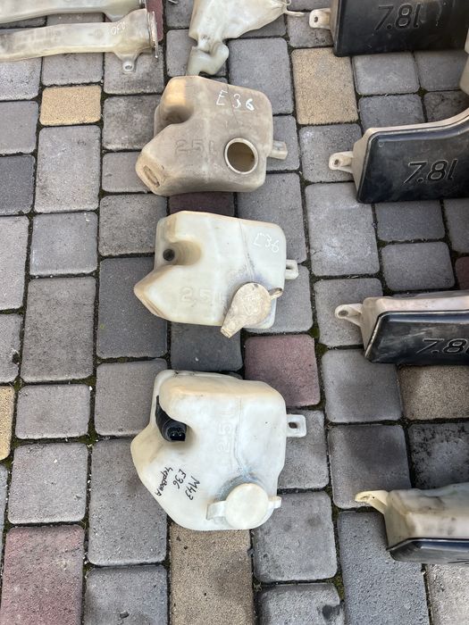 Бачок омивача BMW насоси трубки