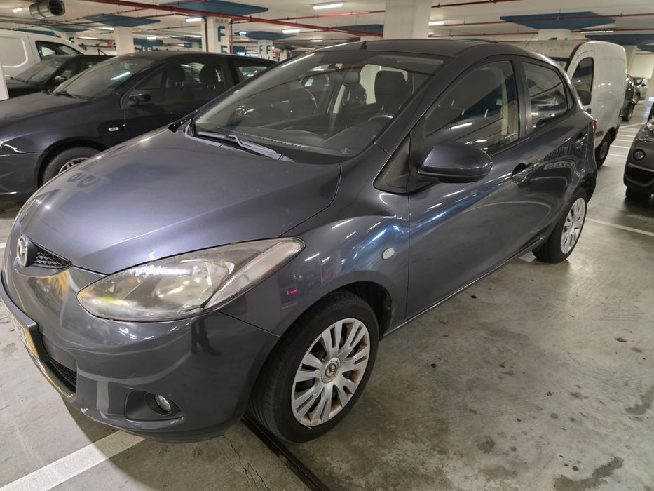 Vendo mazda 2 com 109900 kms
