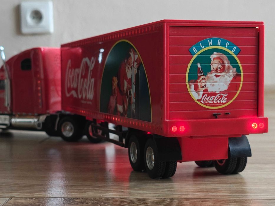 Coca Cola Holiday Caravan Truck 2000 - model kolekcjonerski Vintage