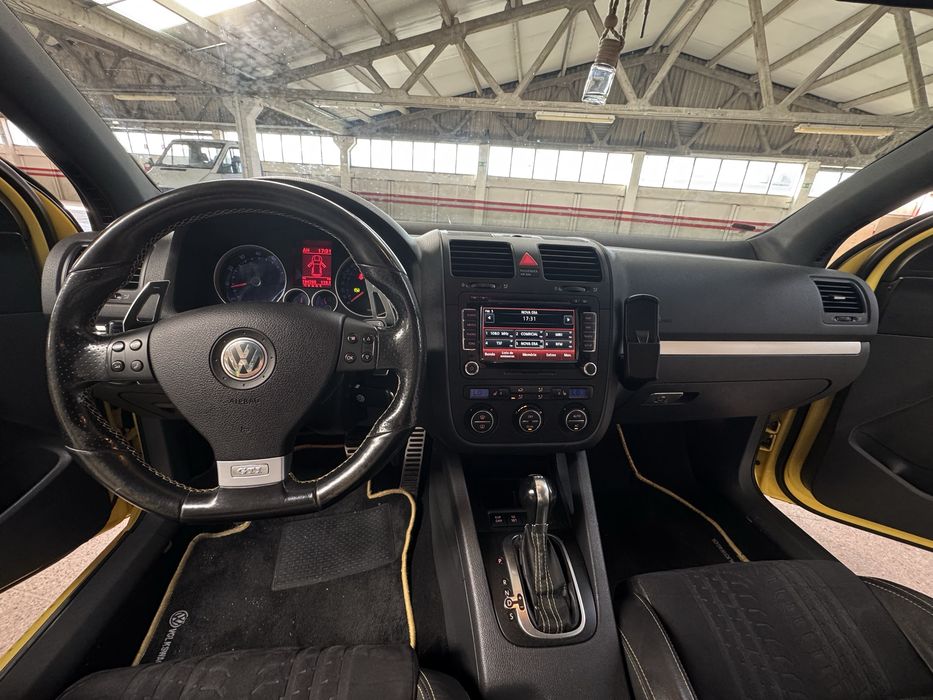Volkswagen Golf V GTI Pirelli – Edição Limitada / 3xx CV