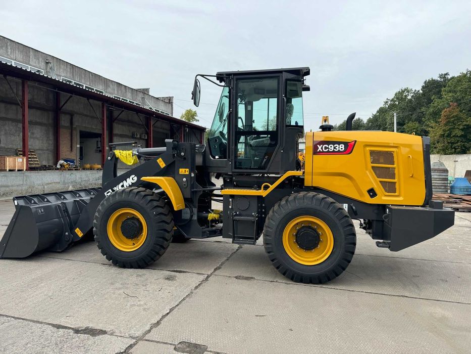 Фронтальний навантажувач XCMG XC938 погрузчик 3.5 тон