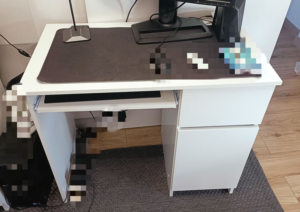Biurko komputerowe białe