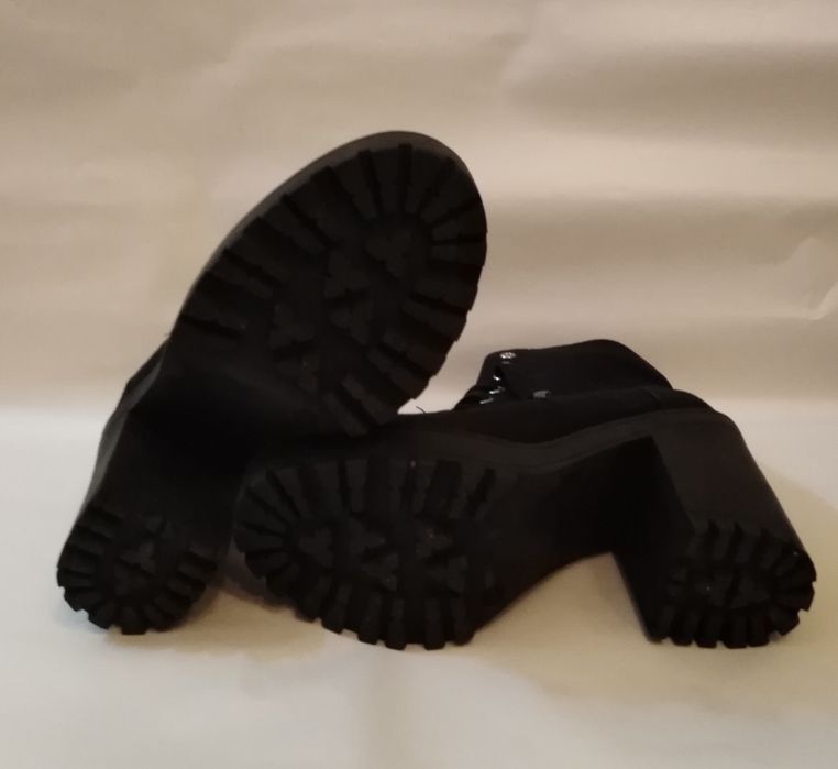 SALDOS Botas de senhora, salto alto. Marca H&M