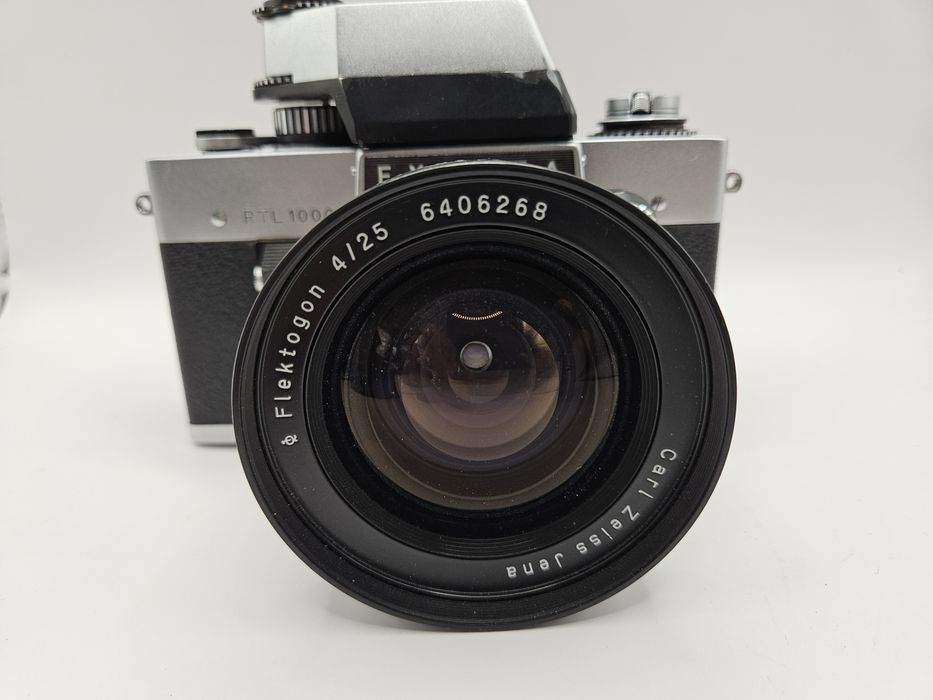 Aparat Exakta RTL 1000 + Rzadki obiektyw Carl Zeiss Jena Flektogon 4/25