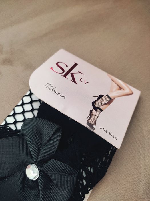Czarne nowe skarpetki kabaretki z kokardą