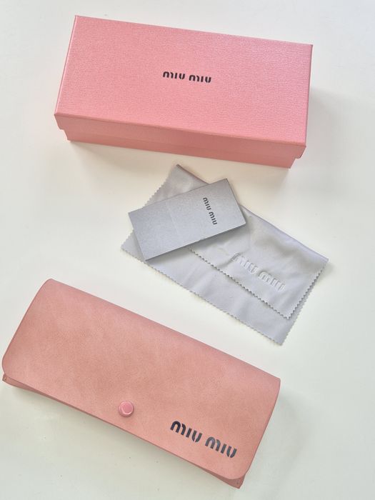 Футляр для окулярів miu miu