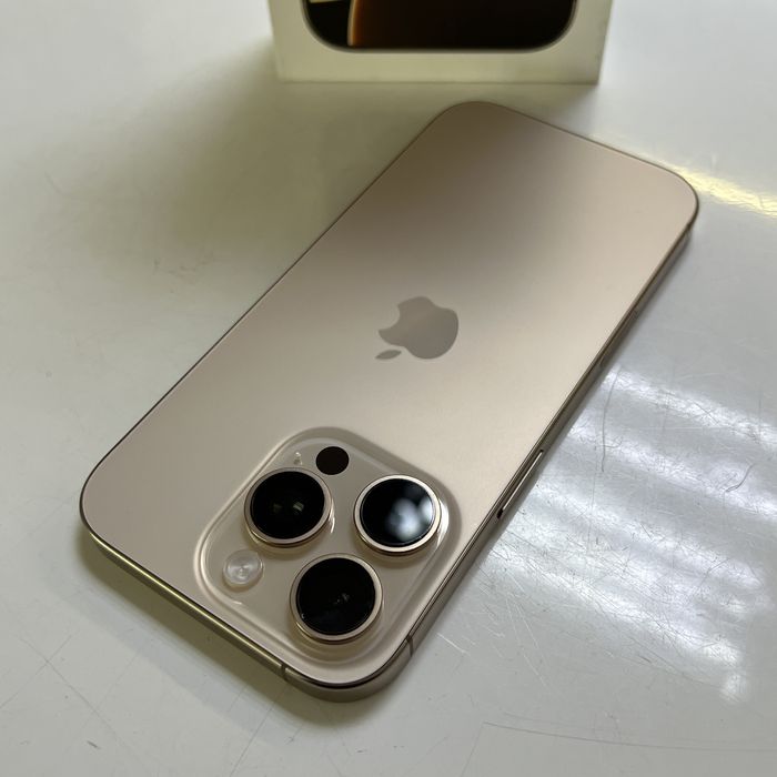 Айфон Apple iPhone 16 pro 256 Gb Desert Titanium Neverlock ГАРАНТІЯ