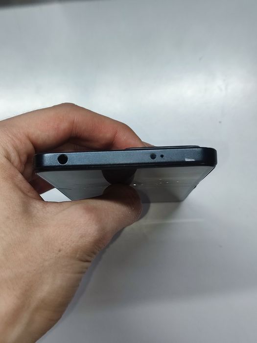 Телефон Redmi Note 12