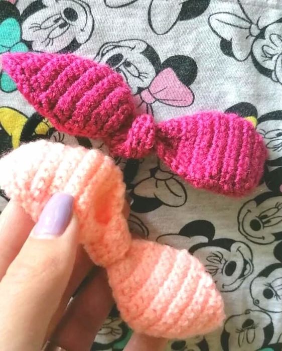 Elásticos coloridos feito à mão