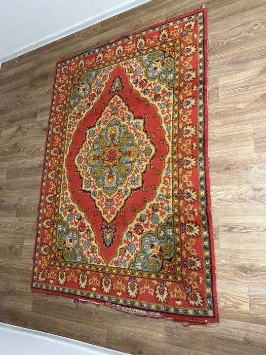 Продам ковры ссср в хорошем состоянии.