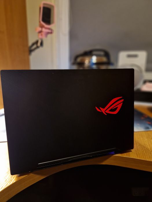 ASUS ROG Zephyrus S GX502GV 32 GB RAM,  i7, 2060, 512 GB SSD, 100%sRGB
