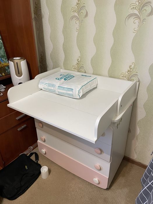 Пеленальный столик(комод) с ящичками